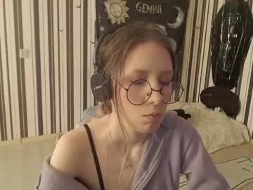 _hanna_moon_ — welcome to me room - Goal: stand up and show my body #glasses #shy #nonude #tease #halloween