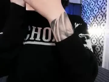 Freechat adeelinee on Chaturbate