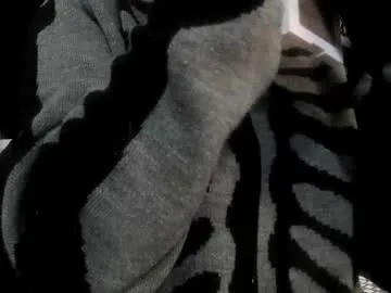 Freechat adeelinee on Chaturbate