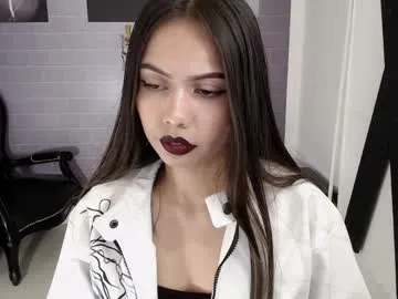 Freechat aleesha_cameron02 on Chaturbate