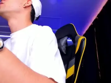 Freechat alexgiraldo__ on Chaturbate