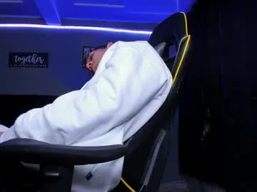 Freechat alexgiraldo__ on Chaturbate