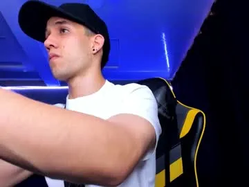 Freechat alexgiraldo__ on Chaturbate