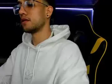 Freechat alexgiraldo__ on Chaturbate