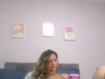 alinemariax — MAKE MY PUSSY WET I'M NEW HERE #brazilian #squirt #bigtits #bigass #wifematerial [1000 tokens remaining]