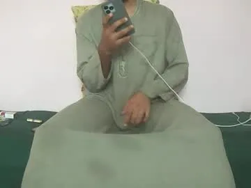 amir_elaraby — Amir_elaraby's room #master #arab #feet #bigdick #hairy