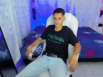 Freechat aron_boyy on Chaturbate