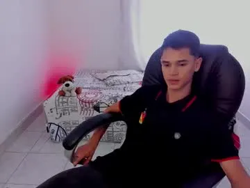 Freechat aron_boyy on Chaturbate