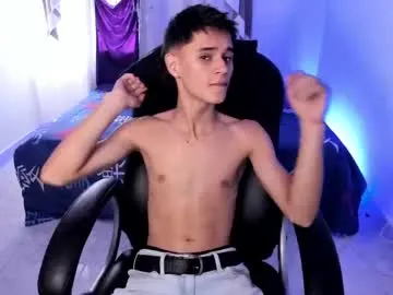 Freechat aron_boyy on Chaturbate