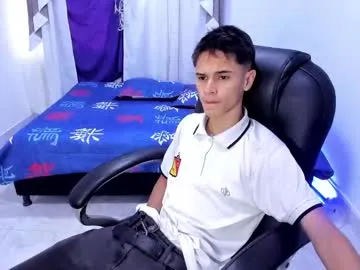 Freechat aron_boyy on Chaturbate