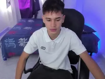 Freechat aron_boyy on Chaturbate