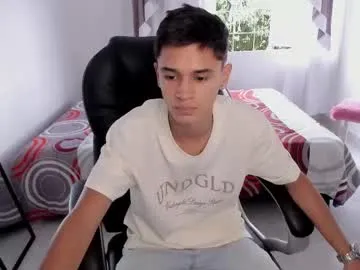 Freechat aron_boyy on Chaturbate