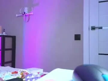 Freechat avgustina_love on Chaturbate