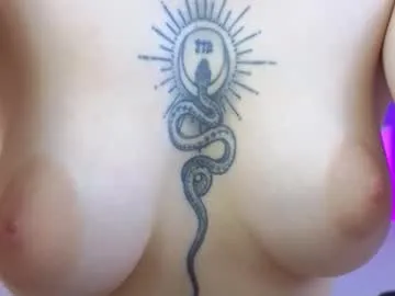 Freechat avgustina_love on Chaturbate