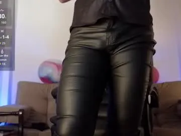 Chaturbate bradleycolton is Freechat bradleycolton — Welcome to my room, change my oufit #leather #socks #feet #pantyhose #balloons
