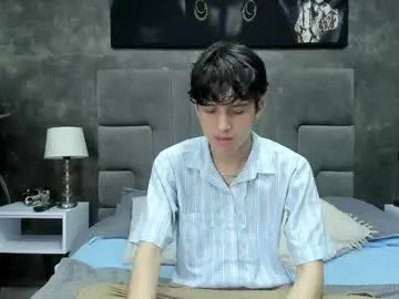 Private bruce_hans on Chaturbate