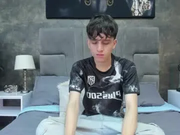 Private bruce_hans on Chaturbate