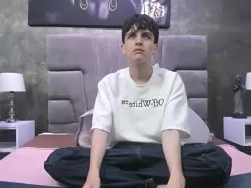 Private bruce_hans on Chaturbate