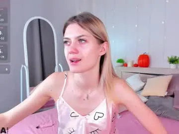 cherry_pr1ce — GOAL: Sucking the camera's finger [19 tokens remaining] Welcome to my room! #feet #blonde #skinny #lovense #new