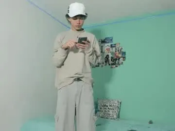 club_latinboys — FULL NAKED [76 tokens remaining]