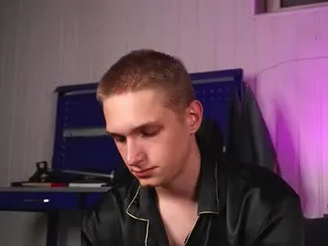 Freechat dustyn_fox on Chaturbate