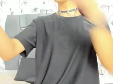 ehotloveaxxx — GOAL: show muscles and oil on my body [2352 tokens remaining] Welcome to my room! #smalltits #18 #muscle #latina #tiny #smile