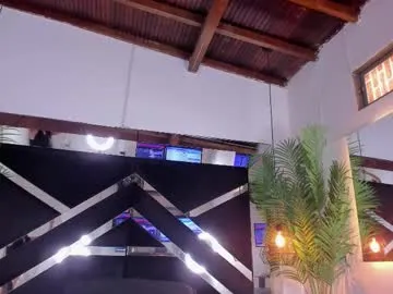 emily18__ — GOAL: Fingers in ass [222 tokens remaining] Tip 250 and make me ride ur dick! #milf #bigass #bbw #squirt #latina