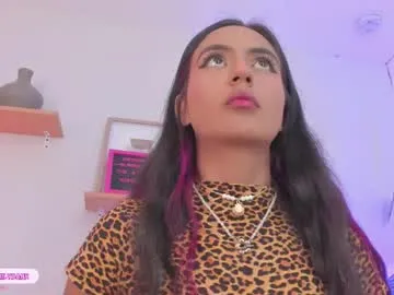 Freechat emilyy_bank on Chaturbate