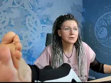 fridatander — GOAL: daily piggy bank [181 tokens remaining] 1 token for a good day #feet #femdom #findom #mistress #joi