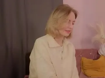 gwenkevwitch — my name is Jannie and im very new here!! ^^  goal:   show tongue  #shy #blonde #feet #young #new [0 tokens remaining]