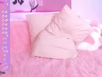 Freechat honestlynaked on Chaturbate