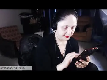 imperatrizasado — Findom kink! Respect tip menu or keep walking #BDSM #leather #boots #heels #finDOM #genX #OG [9975 tokens remaining]