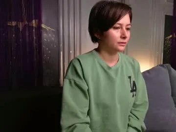 Freechat ishtardivine on Chaturbate