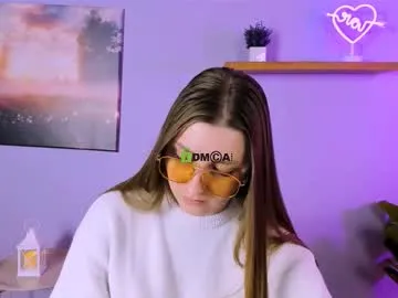 jasmine_fly — GOAL: my first goal [108 tokens remaining] Welcome to my room! #glasses #brunette #mistress #sph #new