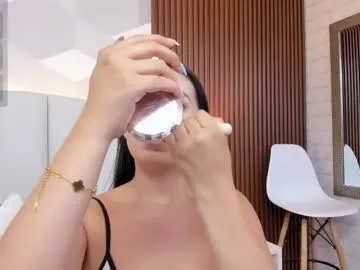 Freechat julietasantos__ on Chaturbate