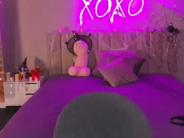 kimberlly_smith — GOAL: tease tits [1 tokens remaining] Hi dears! Let's have a great time! #bear #creamypussy #prettyface #sensual #lovenselush