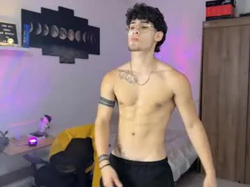 kisan_smith — Jerk off 15 mins #bigcock #muscle #kind #master #str8 [300 tokens left]