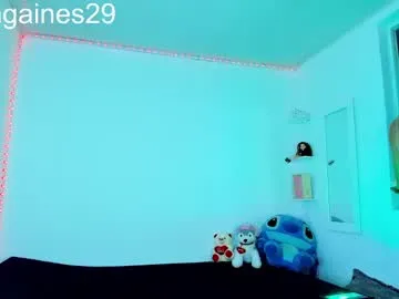 Freechat kristiingaines_ on Chaturbate