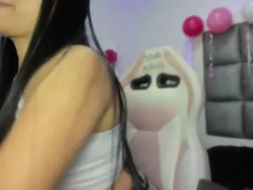 Chaturbate laura__js_ is Freechat laura__js_ — Today is my birthday, make me happy every day! #dominant #18  #bigpussylips #smoke #blowjob