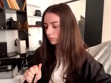 leahduran — change makeup #18 #shy #new #cute #skinny [20 tokens remaining]