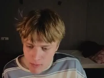 Freechat louie_evans on Chaturbate