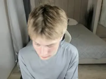 Freechat louie_evans on Chaturbate