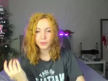 luna_go1d — GOAL: topless [32 tokens remaining] Go play together #bigass #halloween #skinny #fuckmachine #puffynipples