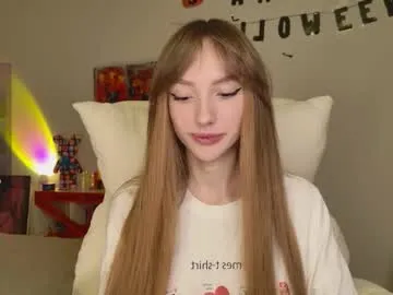 lunainnk — pussyplay (closed up)  [663 tokens left] heyyy u can find wht u want in menu or pm me <3 / my fav vibes are: 25, 55, 111, 222, 333, 555 #skinny #18 #new #teen #shy