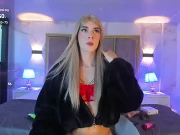 Freechat maxirogers on Chaturbate