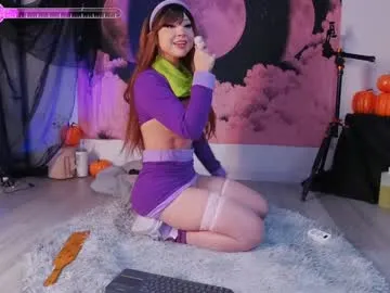 Freechat mollyflwers on Chaturbate