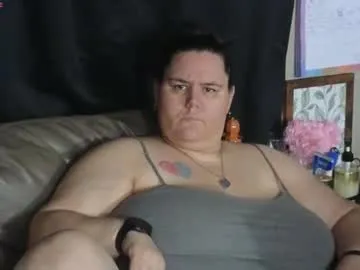 Freechat mzjuicybootay2169 on Chaturbate