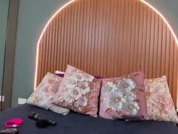 Freechat nayecloud on Chaturbate