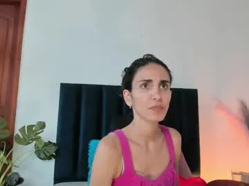 ninacavallli on Chaturbate 