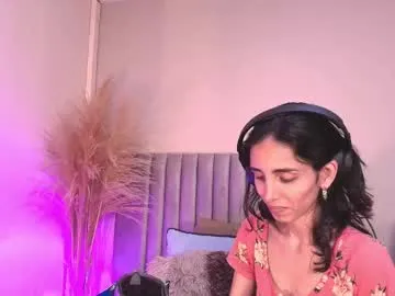ninacavallli on Chaturbate 